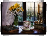 Kwiaty, Przebiśniegi, Narcyzy żonkile, Bukiet, Filiżanka, Książka, Okulary, Świeca, Okno, Kompozycja