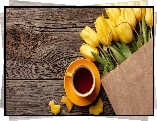 Kwiaty, Bukiet, Żółte, Tulipany, Torba, Filiżanka, Kawa, Spodek, Drewno